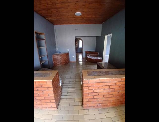 5 BEDROOM HOUSE FOR SALE IN CASSELDALE